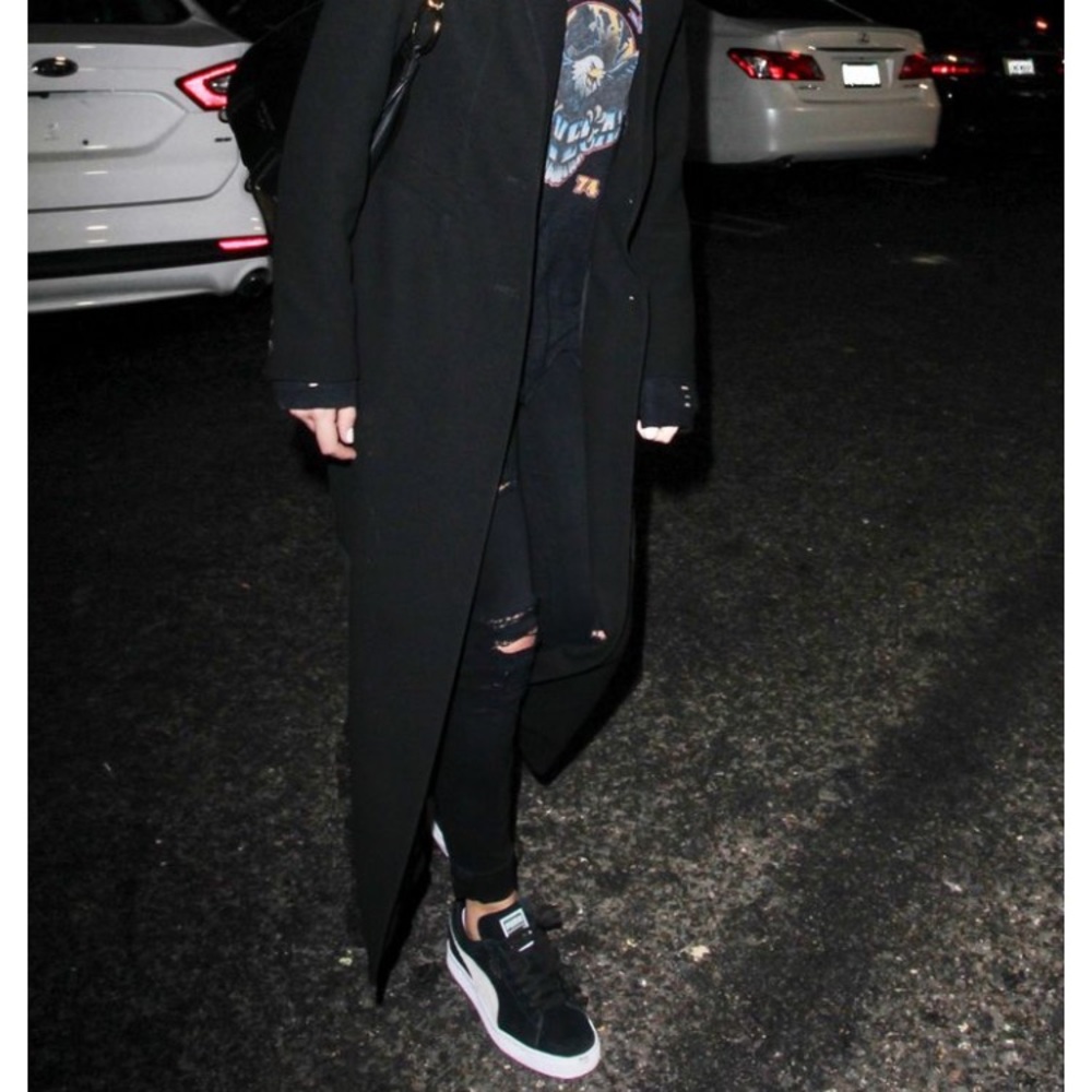 PUMA Sneakers
